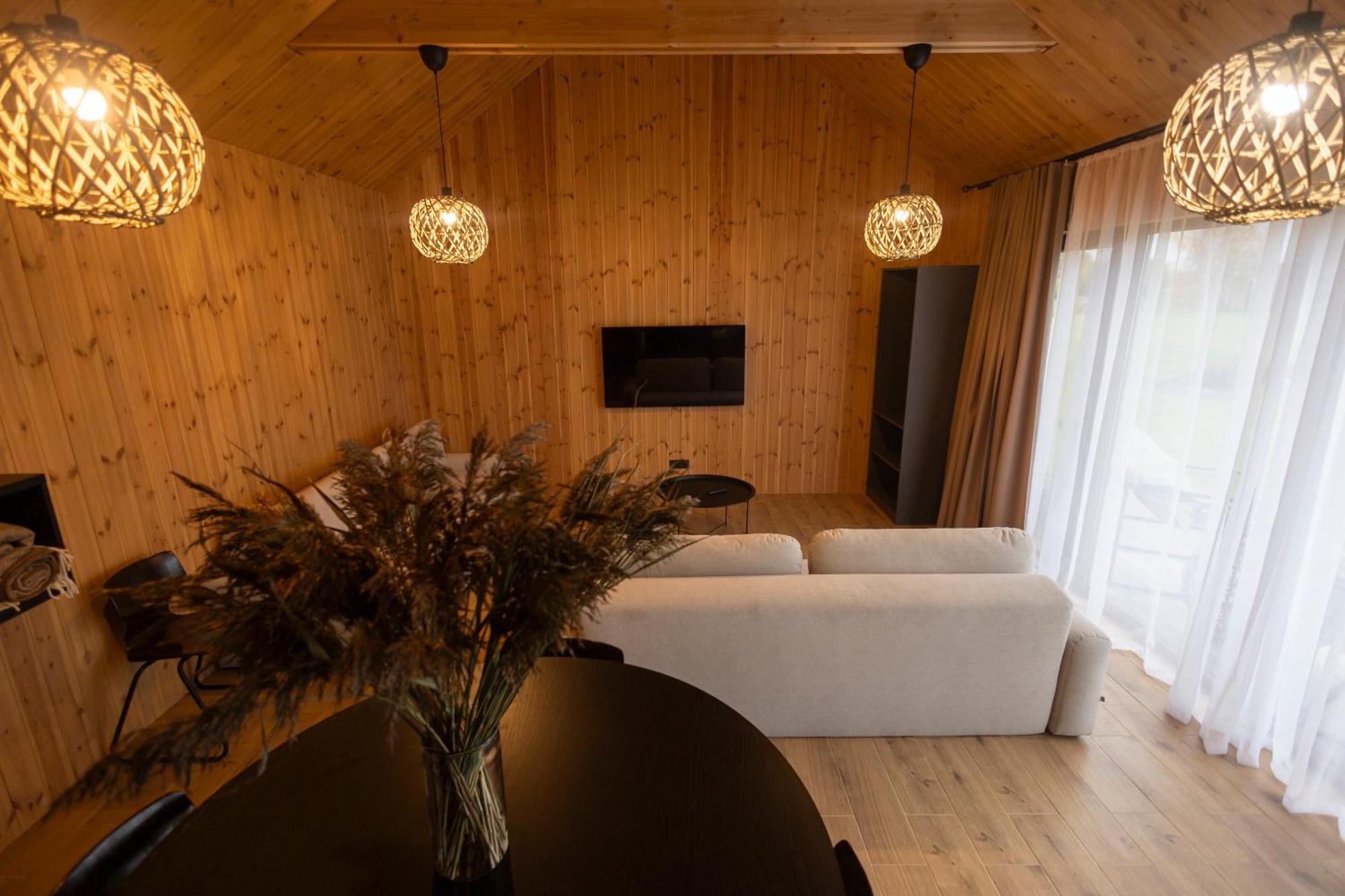 Viesuli Village Villas Saraiķi Buitenkant foto