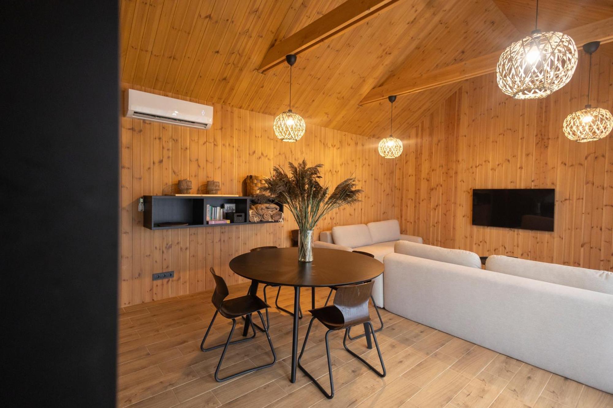 Viesuli Village Villas Saraiķi Buitenkant foto