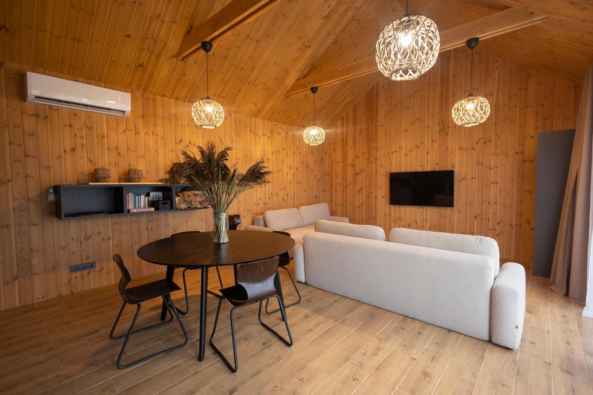Viesuli Village Villas Saraiķi Buitenkant foto