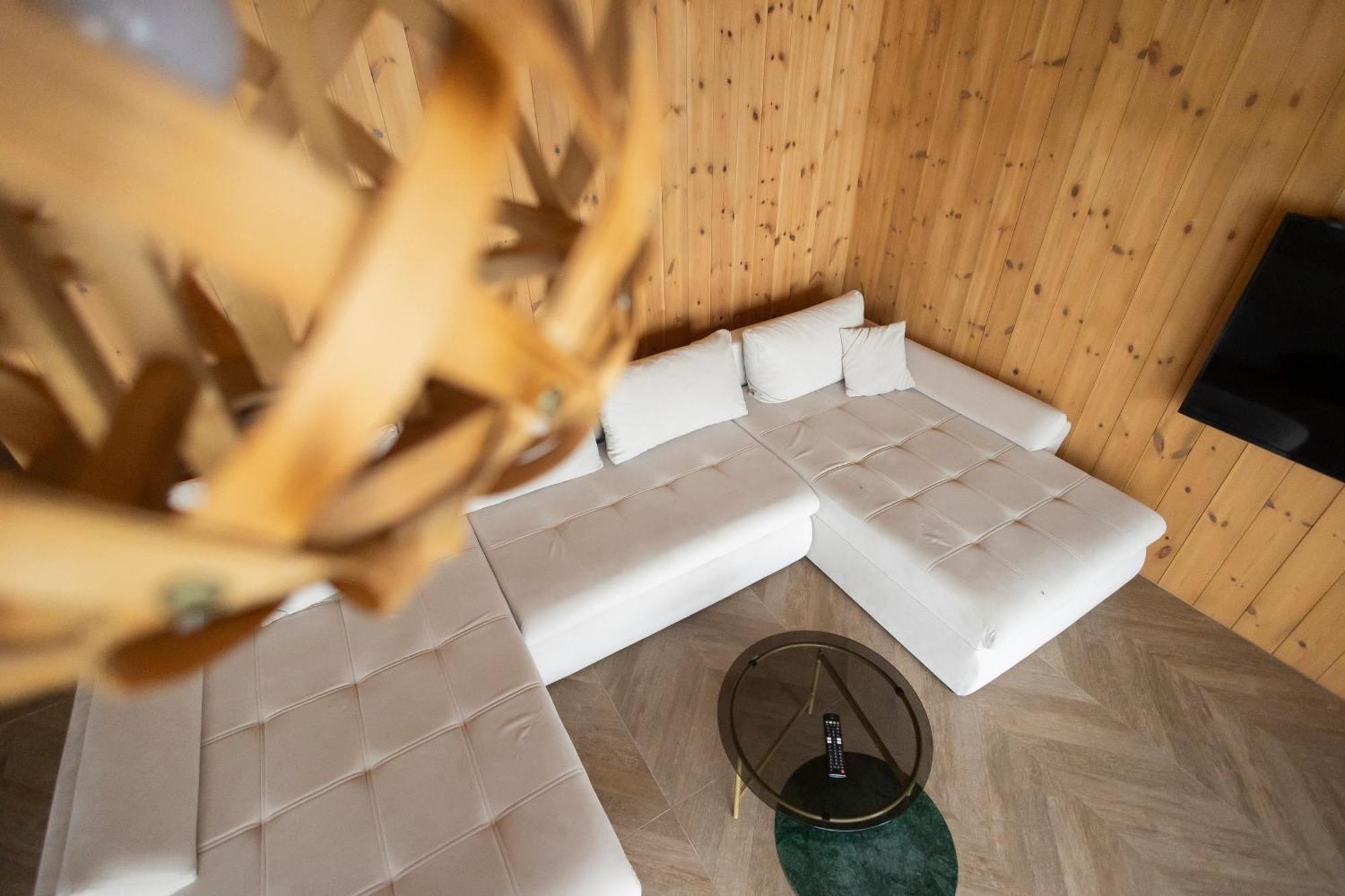 Viesuli Village Villas Saraiķi Buitenkant foto